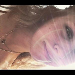 Meet your Posher, Halley